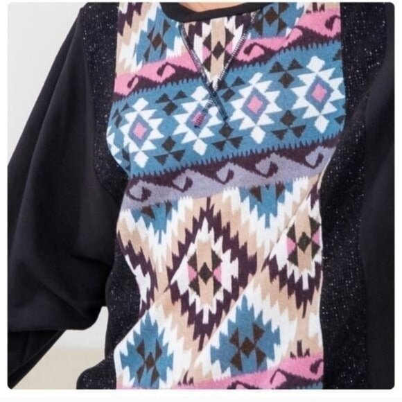 Boho Aztec Print Long Sleeve Top W/ Balloon Sleeves & Black Contrast - Picture 2 of 7